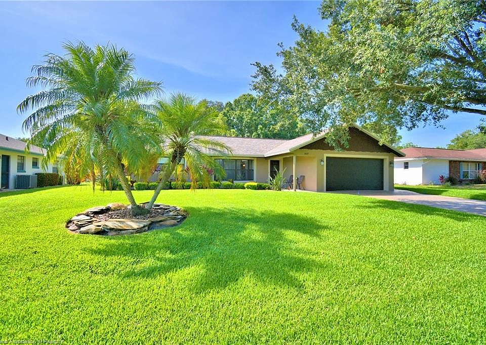 1st image of 1927 Pasco Dr