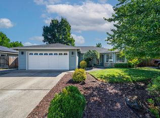 124 Meadow View Dr, Phoenix, OR 97535