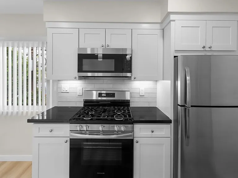 2823 S Corning St #4 — Photo 17