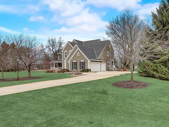 5th image of 742 Sedge Meadow Ct