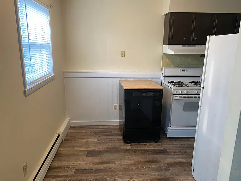102 College Park — Photo 5