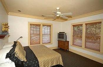 5th image of 714 E Morningside Dr NE