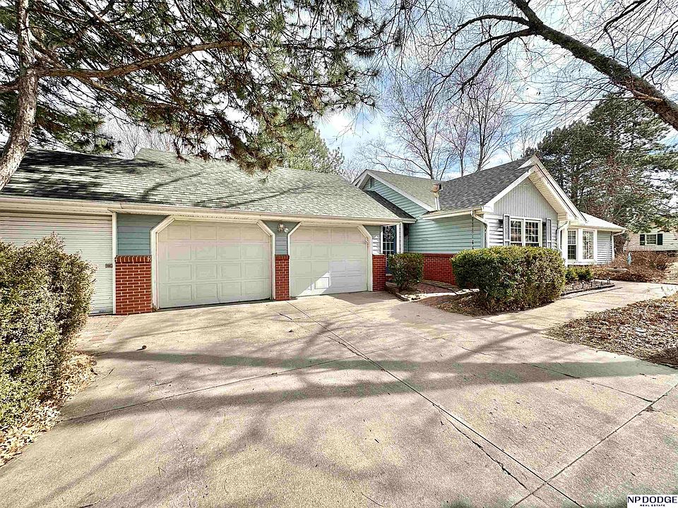 1st image of 907 Crestridge Rd