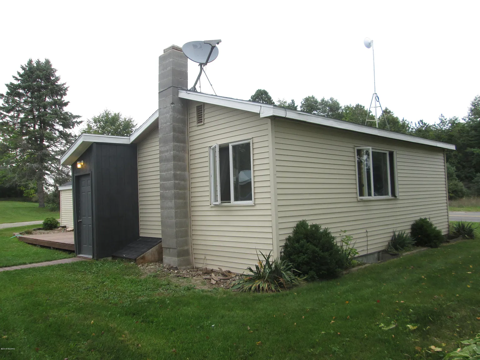 8010 Sidney Rd photo 1