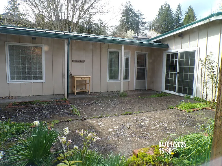 2951 NW Hayes Ave — Photo 6