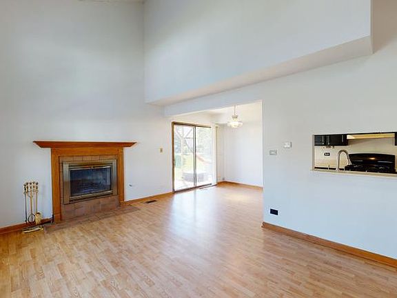 3rd image of 229 Whitewood Dr