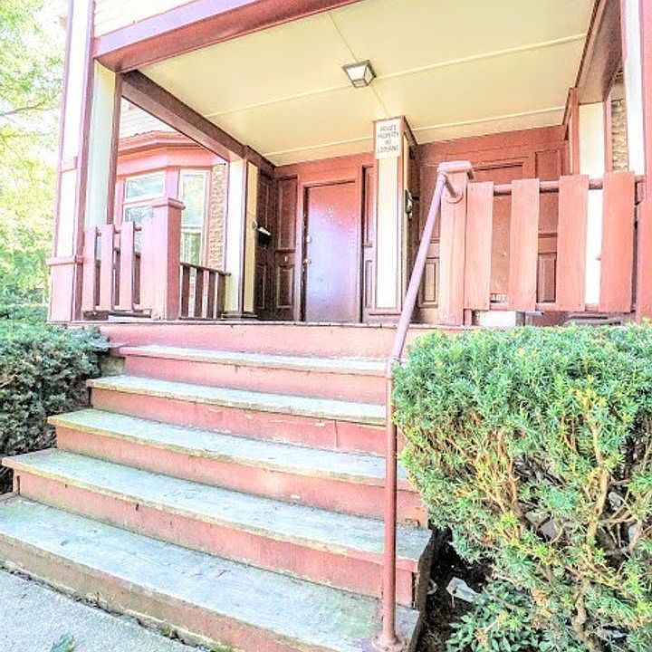 2nd image of 163-165 Leighton Ave #2