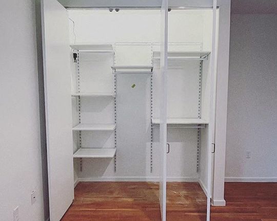 Serenade-Apartments-Closet-With Adjustable-Shelving