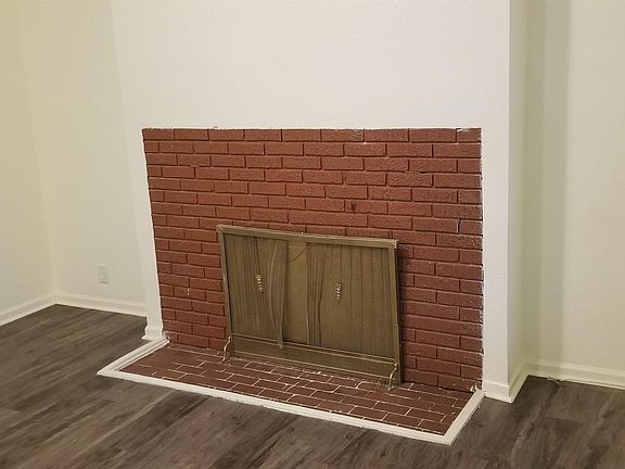4th image of 420 E McClure Ave