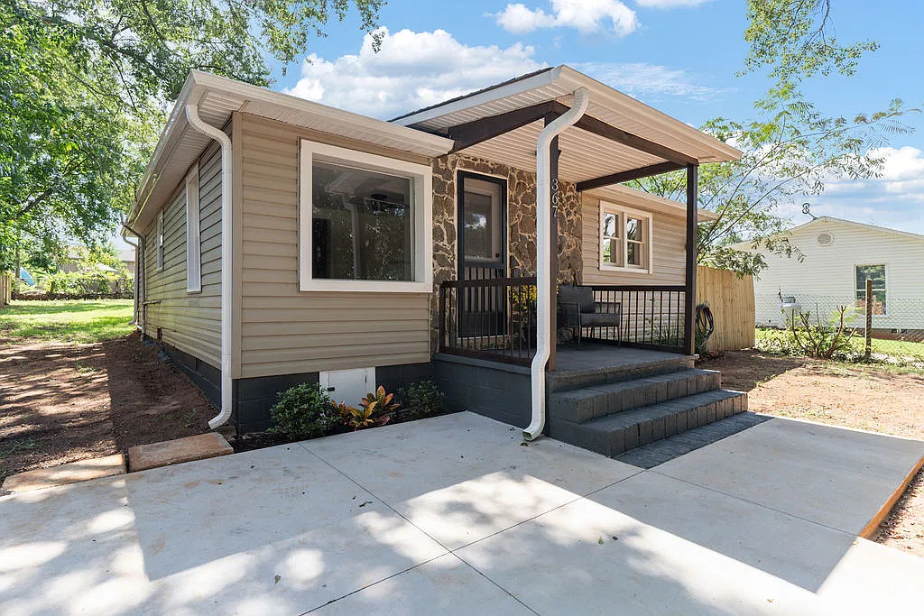 367 Dakota St — Photo 1