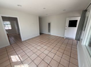 1040 W 93rd St, Los Angeles, CA 90044