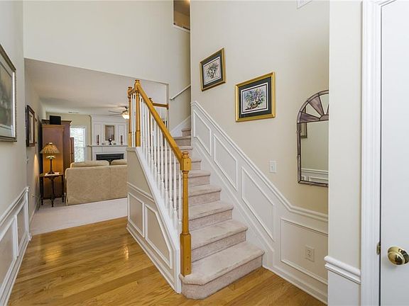 3rd image of 279 Regent Sq