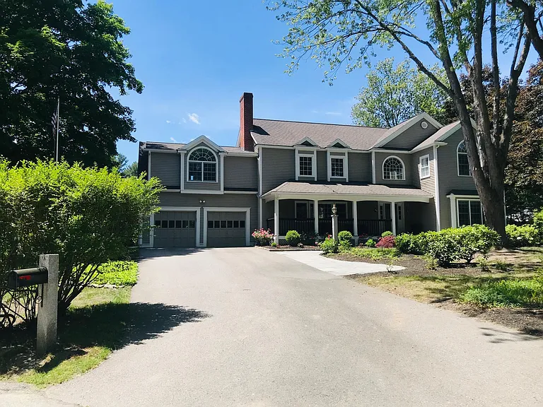 4 Lasallette Rd — Photo 1