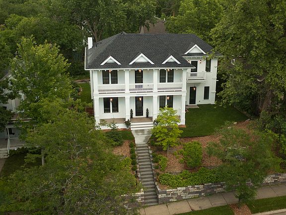 2nd image of 3923 Vincent Ave S