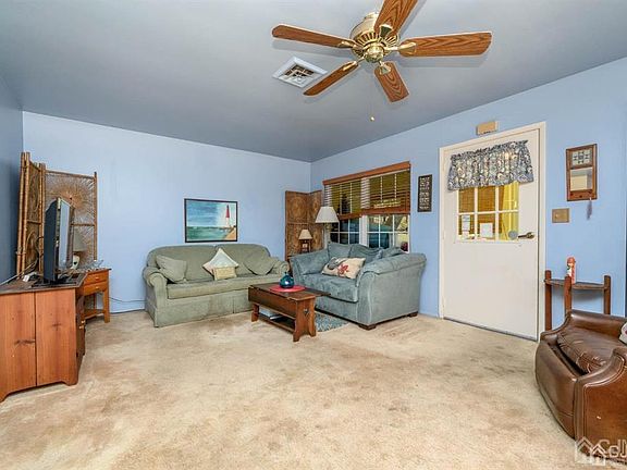 4th image of 944 Aberdeen Dr #A