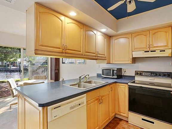 2nd image of 6687 Cape Hatteras Way NE APT 1
