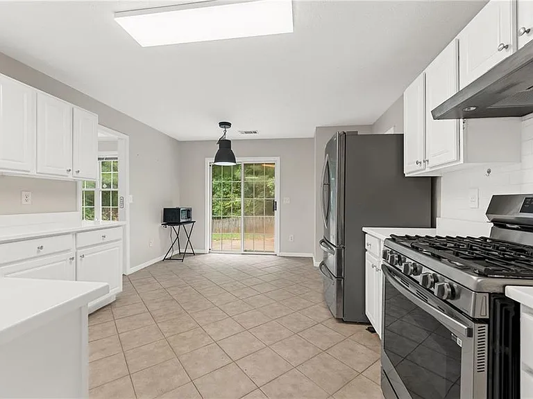370 Manor Glen Dr — Photo 18