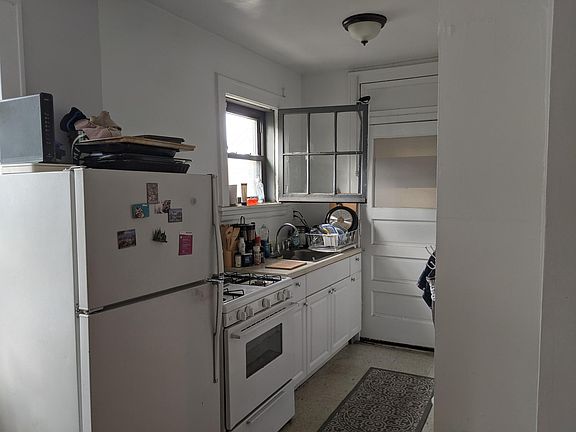 5th image of 4009 N Kildare Ave #103