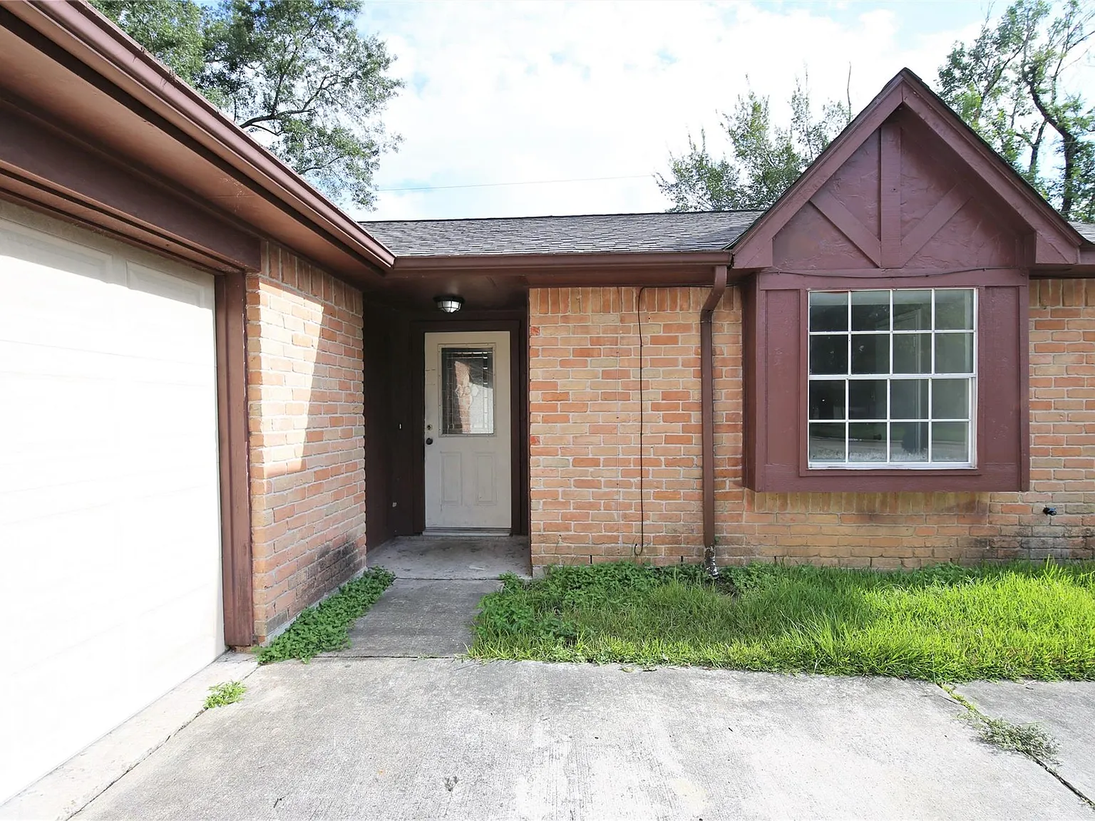 3 bed, 2.0 bath, 1413 sqft, $1,750 — Photo 3