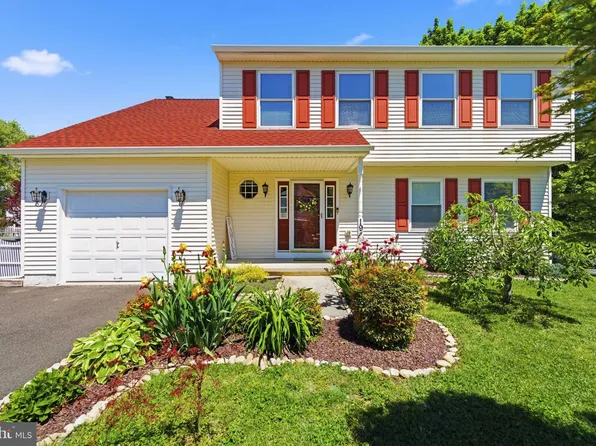 1942 Oakford Ave, Feasterville Trevose, PA 19053