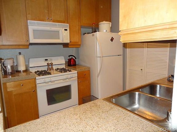 4th image of 3309 Watermarke Pl