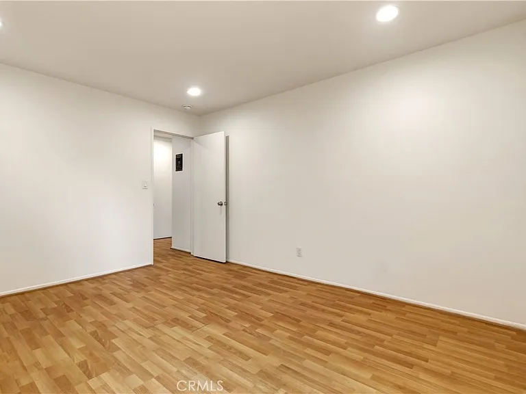 1155 Linden Ave #7 — Photo 12