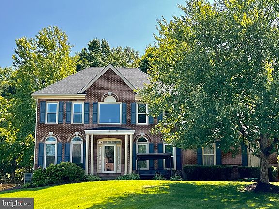 2nd image of 4901 Edge Rock Dr