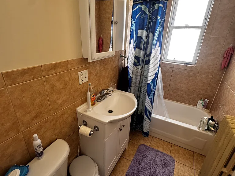 75 Elmira St #1 — Photo 9