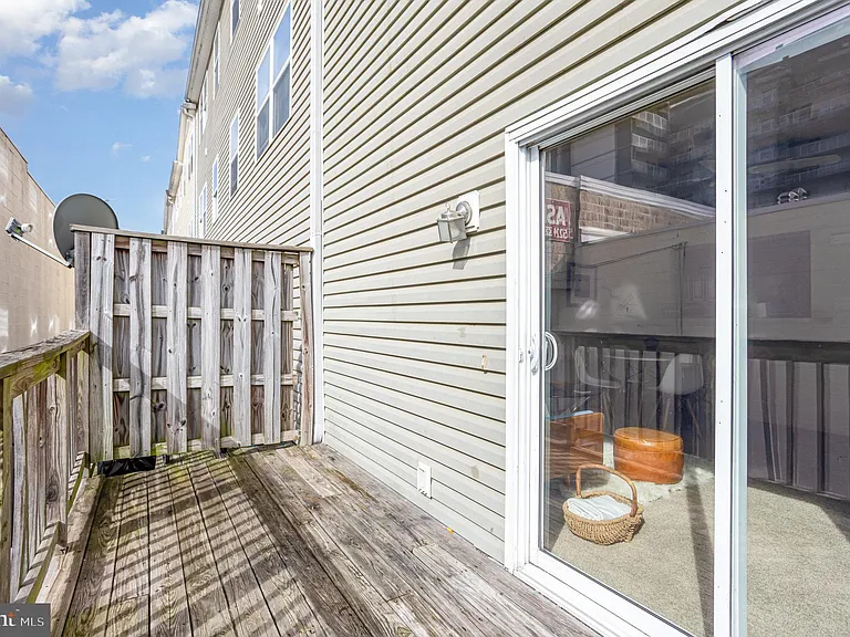 5235 Crowson Ave #6 — Photo 40