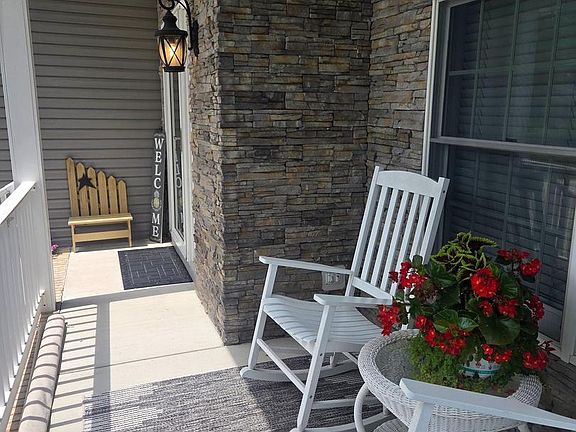 4th image of 781 Hickman Dr