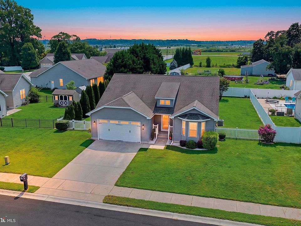 1st image of 42 Waterway Dr