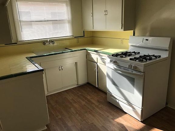 5th image of 5319 Whitsett Ave APT 5