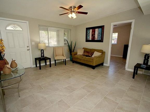 4th image of 5549 Kiwanis Pl NE