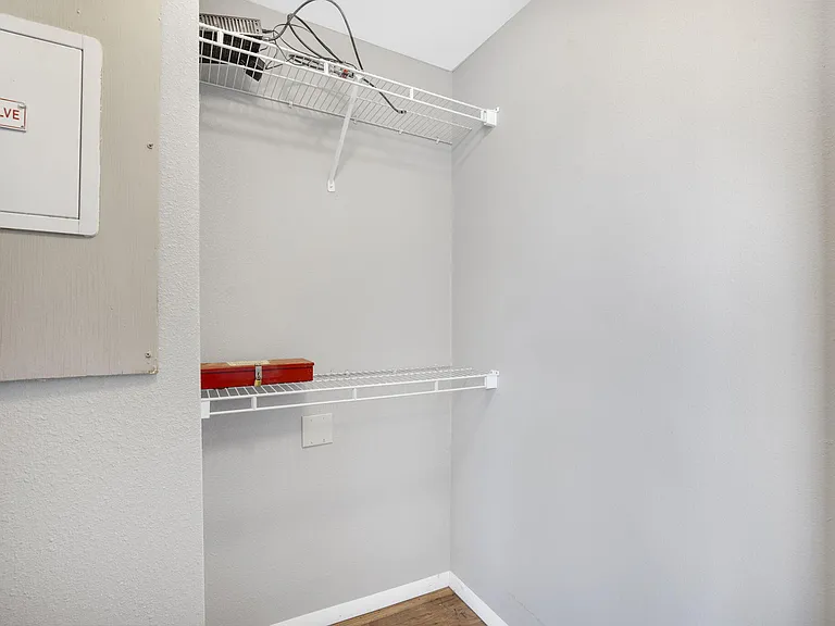 710 W Walnut St — Photo 24
