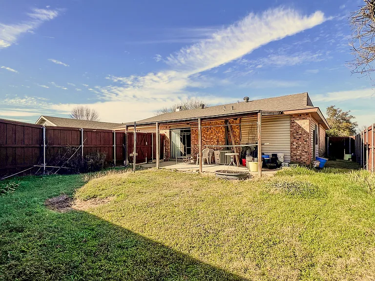 2614 Saint George Dr — Photo 20