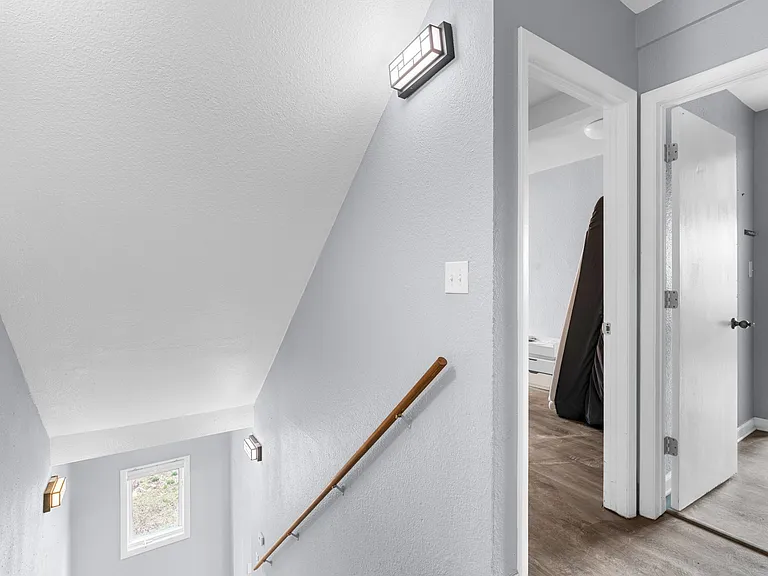 404 N Superior St #3 — Photo 11
