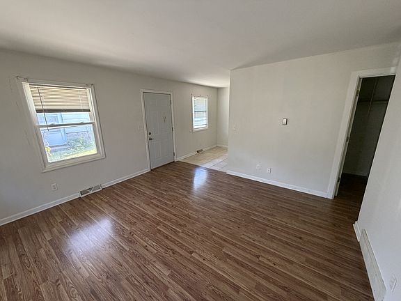 5th image of 2245 19th Ave