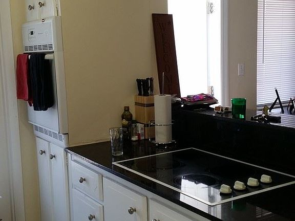 4th image of 4405 NE 21st Ave APT 19