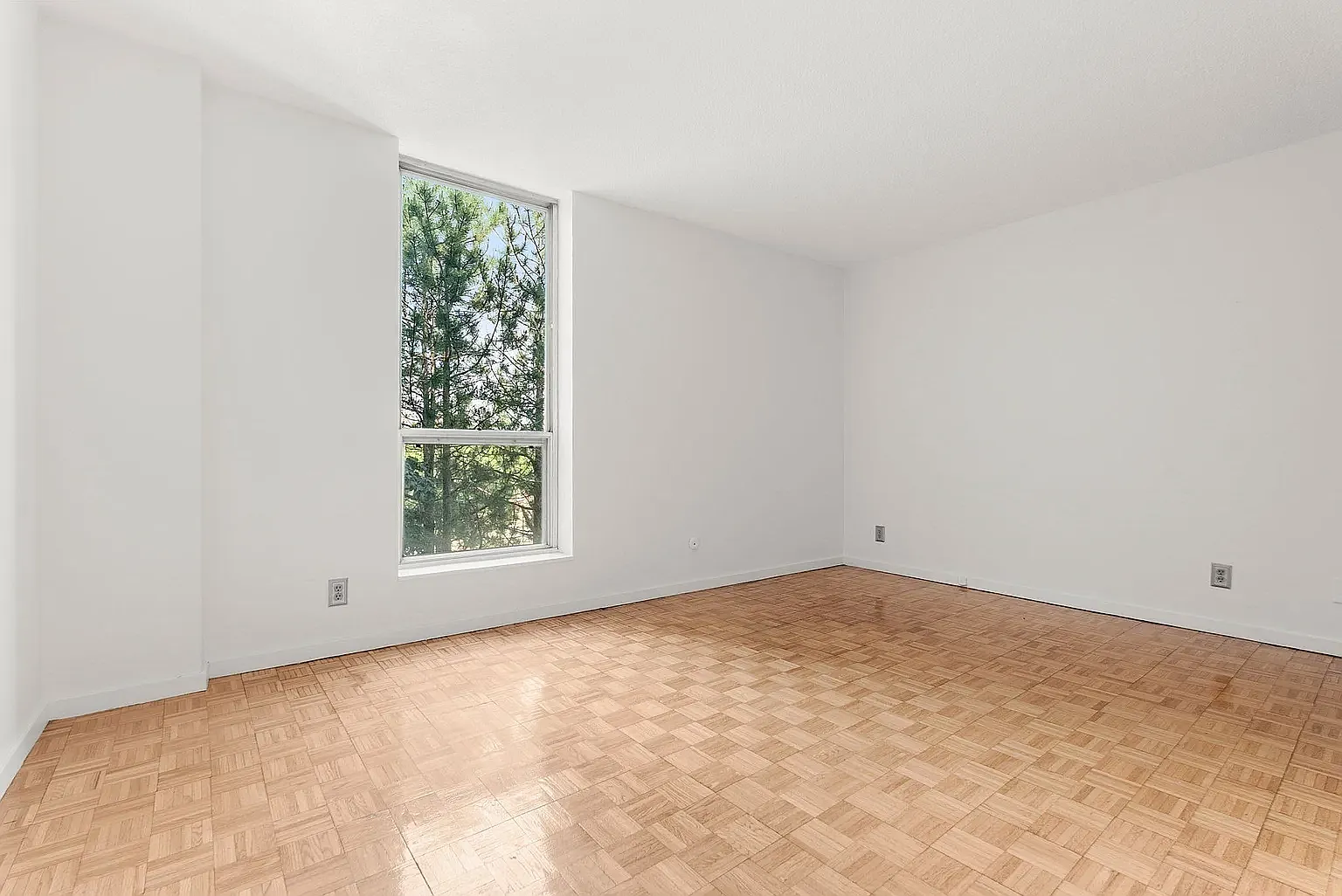 2 bed, 1050 sqft, $4,050 — Photo 2