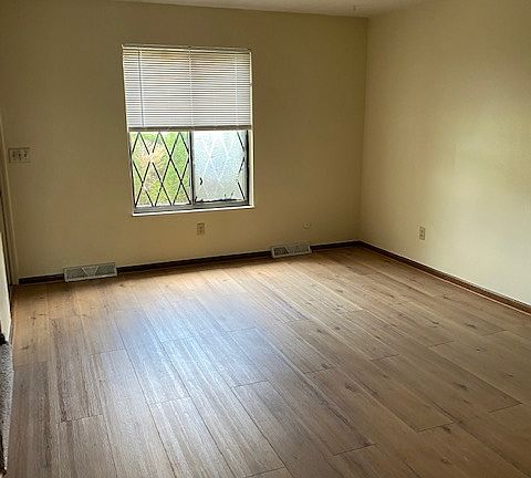 2nd image of 5042 Godown Rd #5042