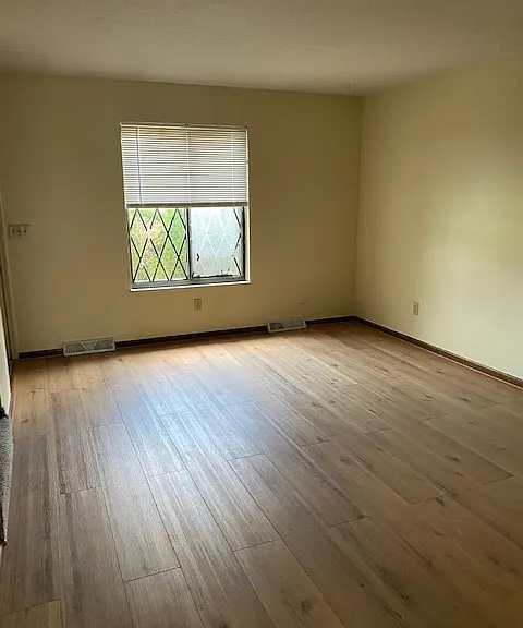 5042 Godown Rd #5042 — Photo 2