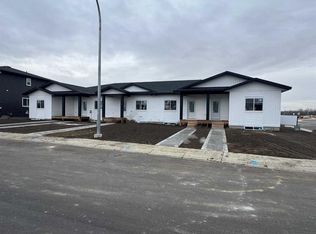 3 N Gray Close, Sylvan Lake, AB T4S0W4