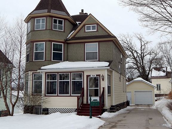 2nd image of 709 Prospect Ave