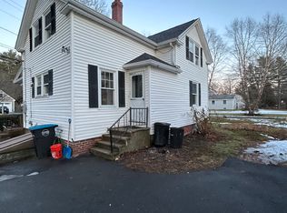 24 Lunt Rd, Falmouth, ME 04105