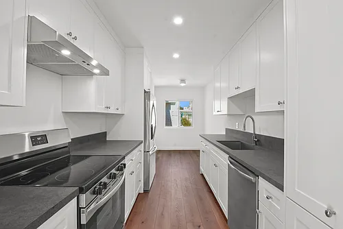 845 20th St - steps to Montana Ave! Photo 1