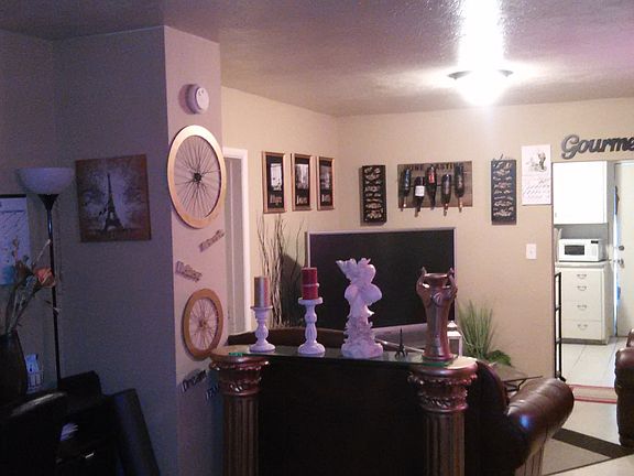 Apt A  Livingroom