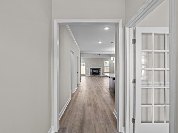 3rd image of 8193 Snelling Drive