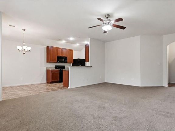 5th image of 379 Henry St