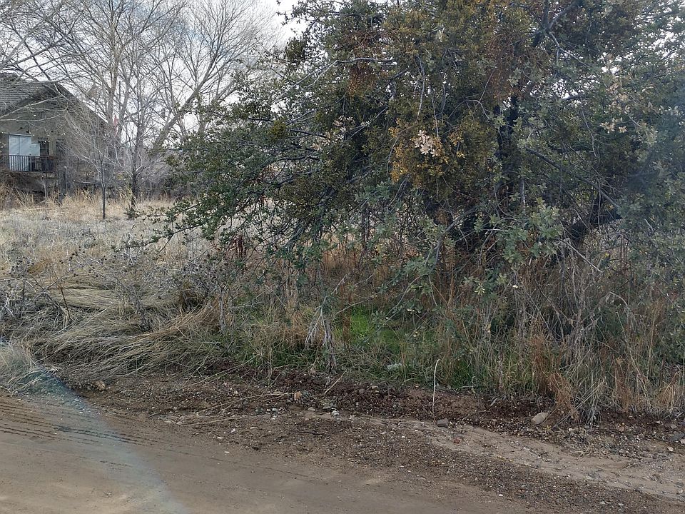 2nd image of 1689 N Emerald Dr
