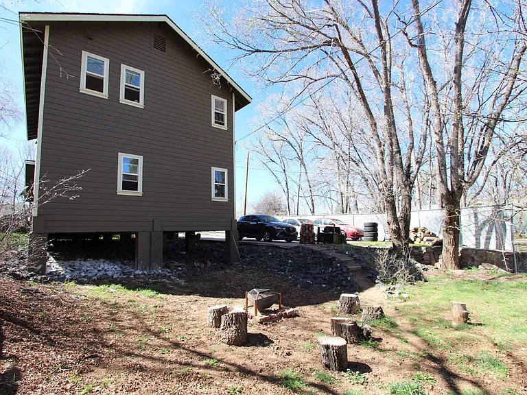 504 S O'Leary St — Photo 3